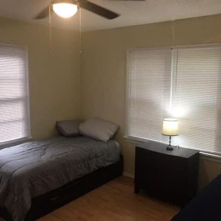 לאוטון Comfortable 3 Bedroom Close To Base Sleeps 6 מראה חיצוני תמונה