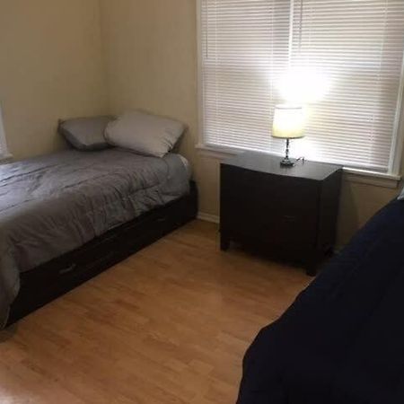 לאוטון Comfortable 3 Bedroom Close To Base Sleeps 6 מראה חיצוני תמונה