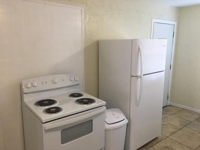 לאוטון Comfortable 3 Bedroom Close To Base Sleeps 6 מראה חיצוני תמונה